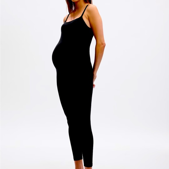 LIKE NEW GAP MATERNITY RIBBED JUMPSUIT IN BLACK - Picture 1 of 7